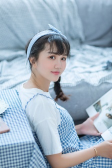 老板与秘书出差秘书被占便宜